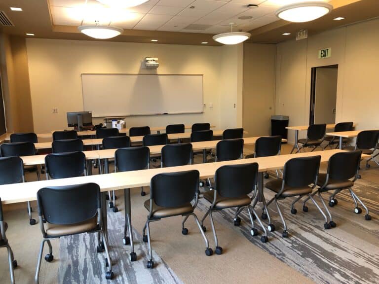 Classrooms 3 p8y7DFu2